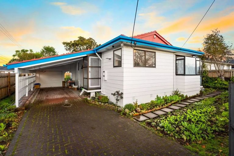 Photo of property in 110 Bruce Mclaren Road, Henderson, Auckland, 0612