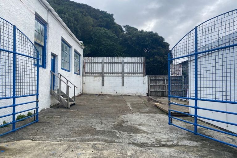 Photo of property in 212 Rongotai Road, Rongotai, Wellington, 6022