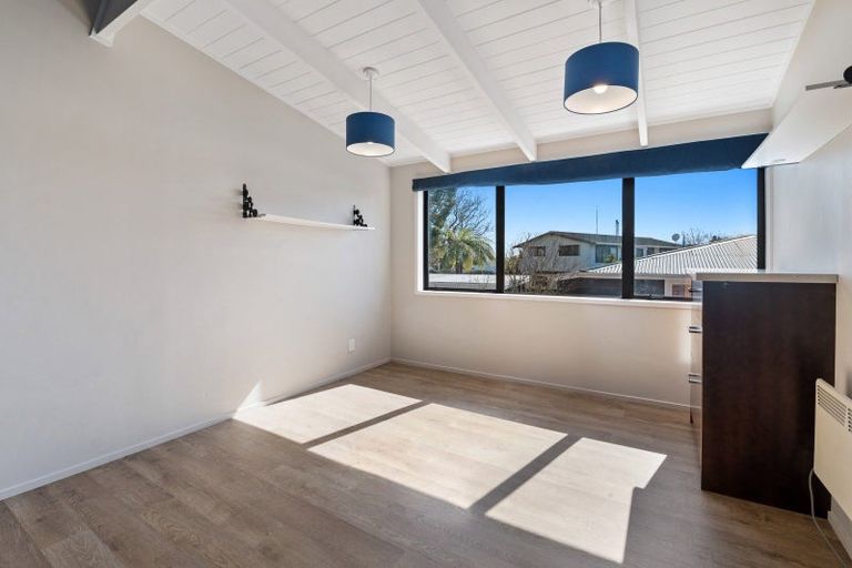 Photo of property in 87 Grand Vue Road, Kawaha Point, Rotorua, 3010