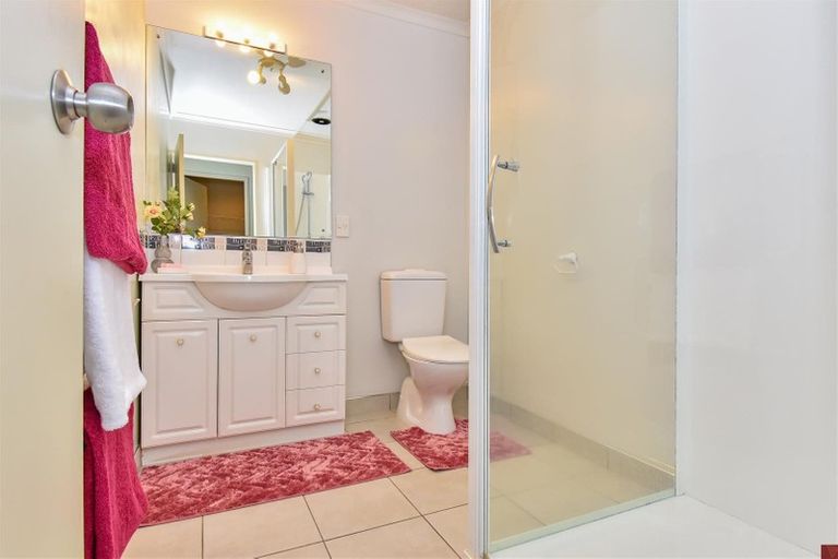 Photo of property in 8 Lime Crescent, Papakura, 2110