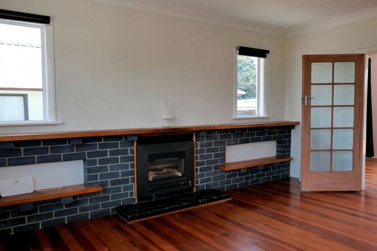 Photo of property in 166 Queen Street West, Levin, 5510