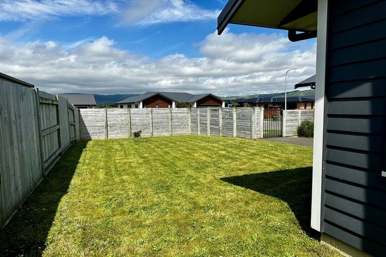 Photo of property in 89 Johnstone Drive, Fitzherbert, Palmerston North, 4410