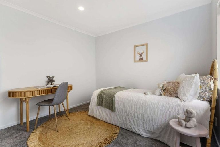 Photo of property in 14 Exotic Place, Massey, Auckland, 0614