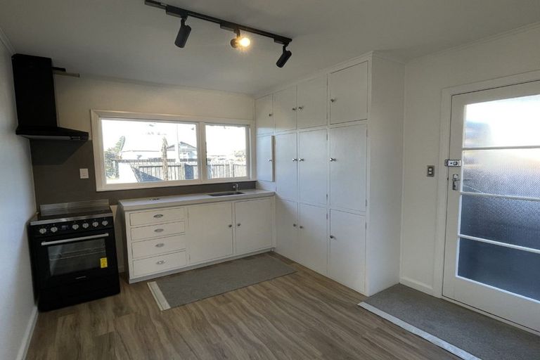 Photo of property in 1/27 Hills Road, Edgeware, Christchurch, 8013