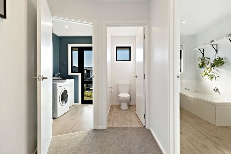 Photo of property in 60 Sherwin Avenue, Albert Town, Wanaka, 9305