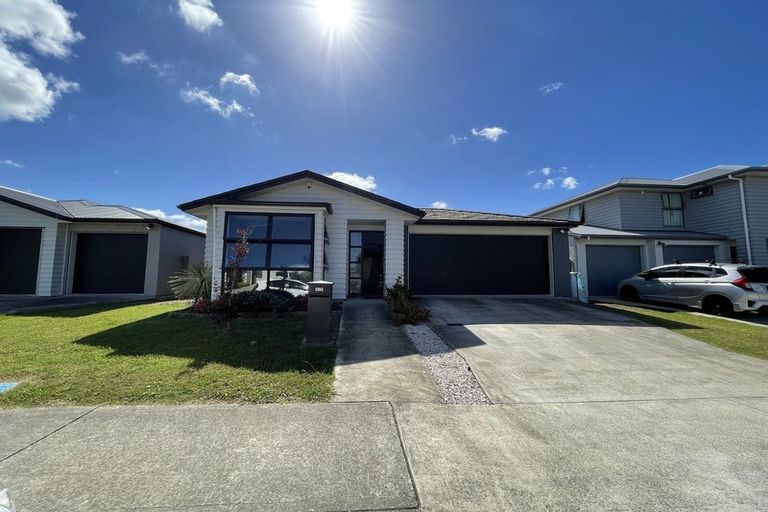 Photo of property in 13 Treestump Road, Takanini, 2112