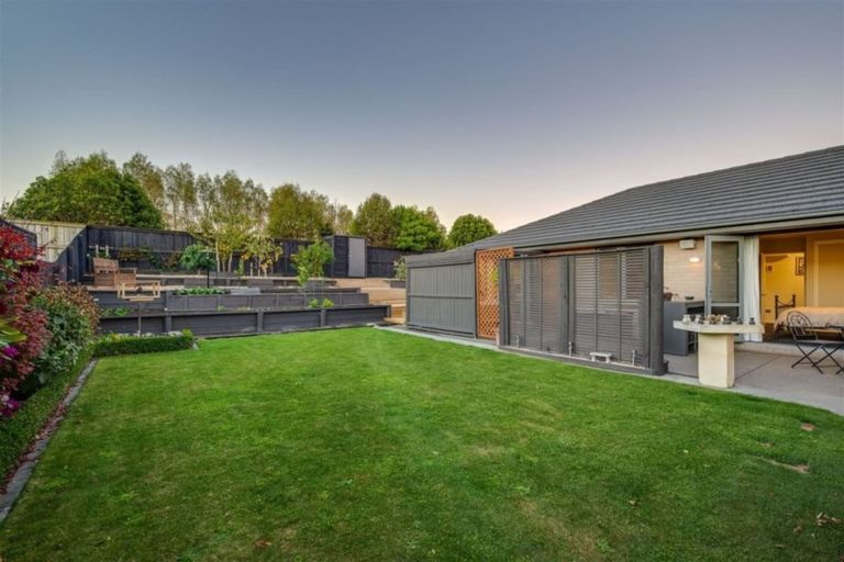 Photo of property in 31 Davaar Crescent, Broomfield, Christchurch, 8042