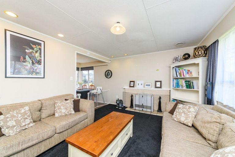 Photo of property in 92 Apollo Parade, Milson, Palmerston North, 4414