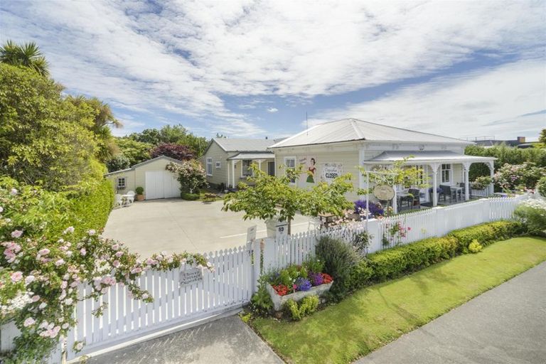 Photo of property in 89 Bridge Street, Bulls, 4818