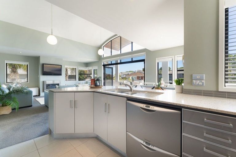 Photo of property in 6b Oceanview Road, Mount Maunganui, 3116