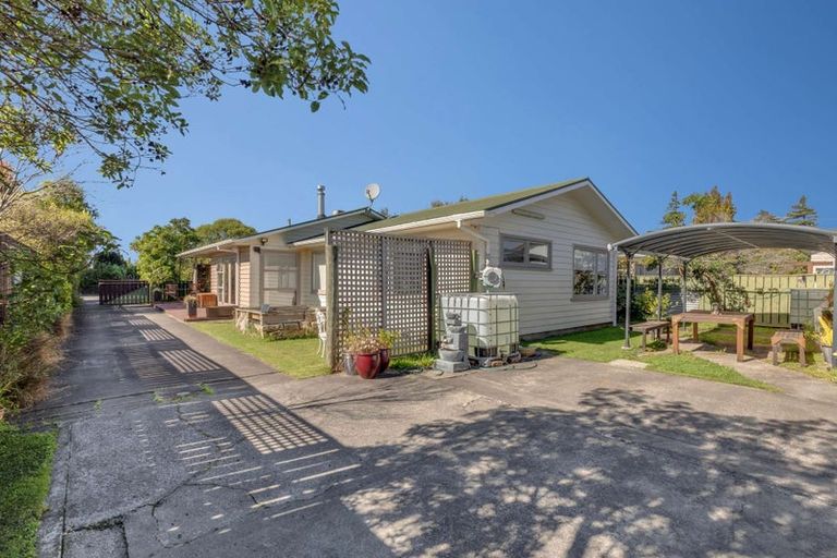 Photo of property in 16 Maunder Street, Marton, 4710