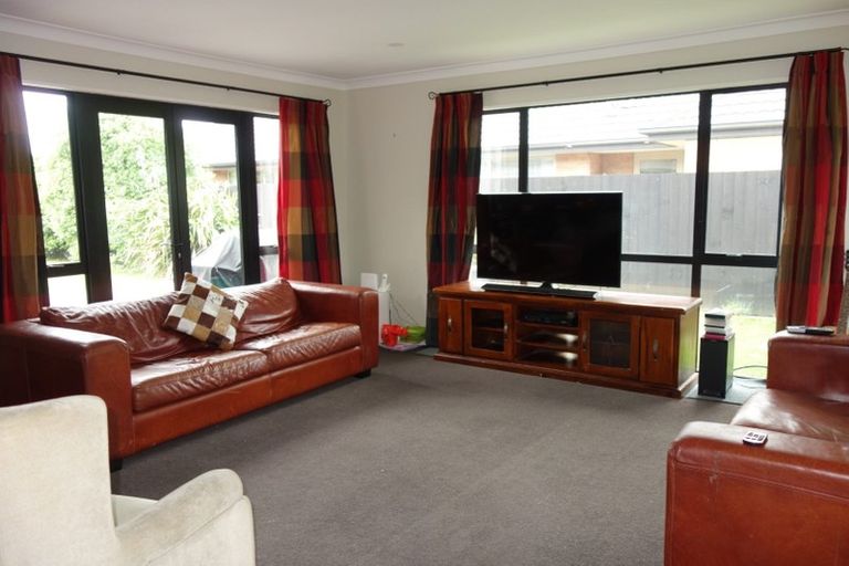 Photo of property in 17 Cairnbrae Drive, Prebbleton, 7604