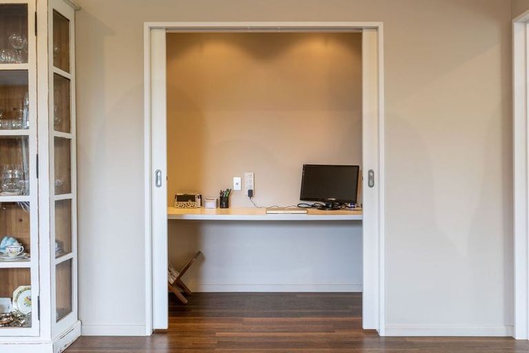 Photo of property in 6 Mappleton Avenue, Burnside, Christchurch, 8053