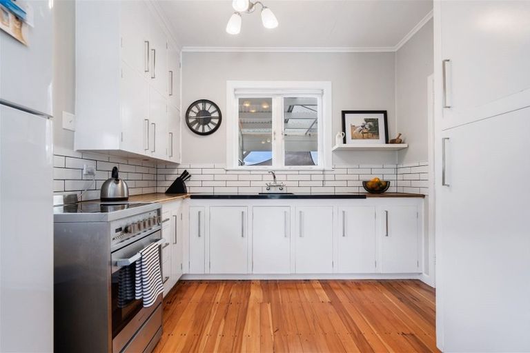 Photo of property in 42 Pukeatua Road, Maungatapere, Whangarei, 0179