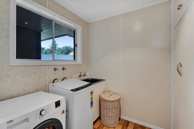 Photo of property in 21 Montjoy Street, Stratford, 4332