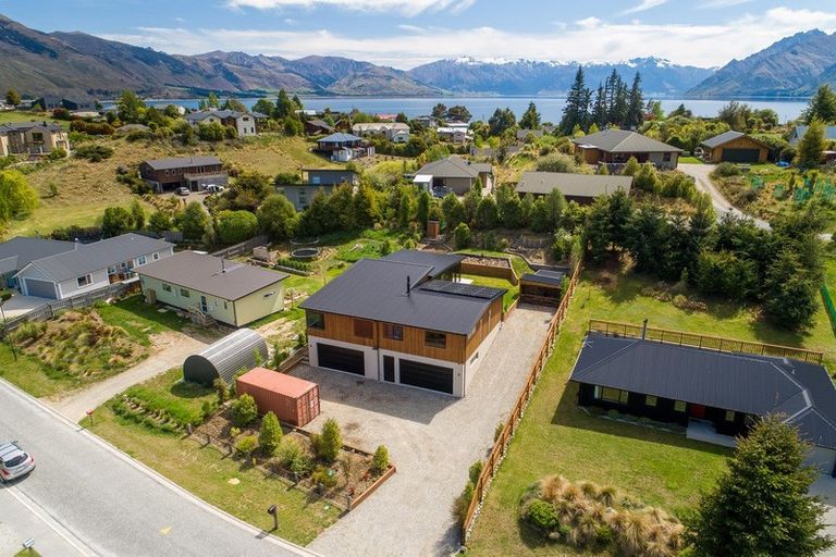 Photo of property in 14 Charles Court, Lake Hawea, Wanaka, 9382