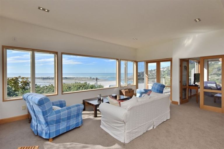 Photo of property in 75 Moncks Spur Road, Redcliffs, Christchurch, 8081