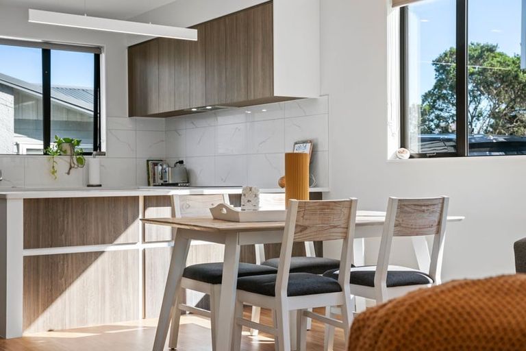 Photo of property in 421b Glenfield Road, Glenfield, Auckland, 0629