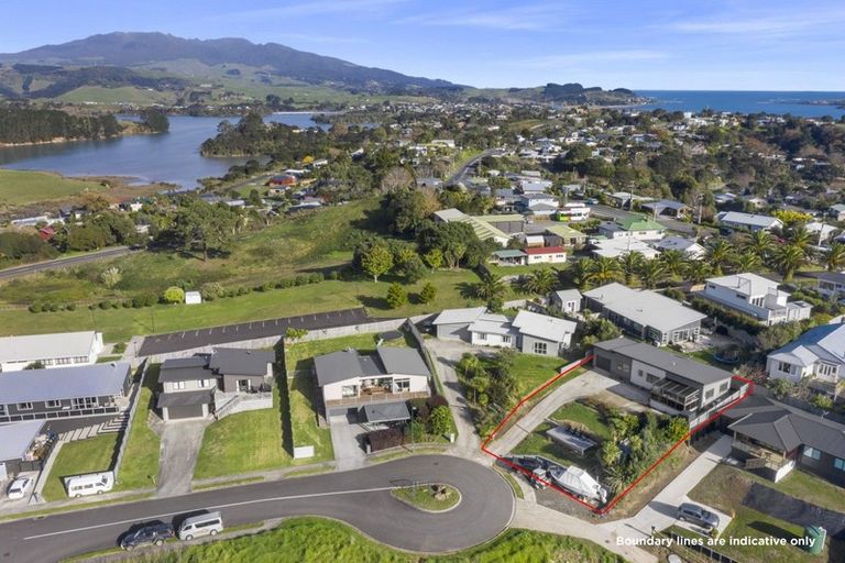 Photo of property in 18 Puka Place, Raglan, 3225