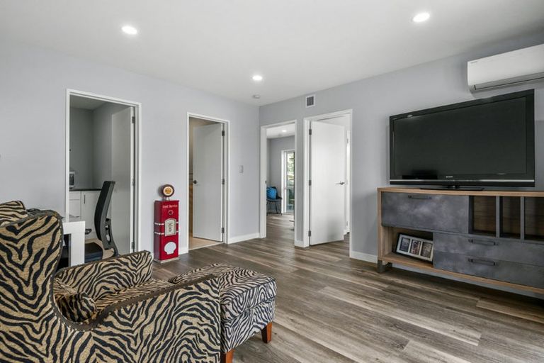 Photo of property in 76 Travis View Drive, Fairview Heights, Auckland, 0632