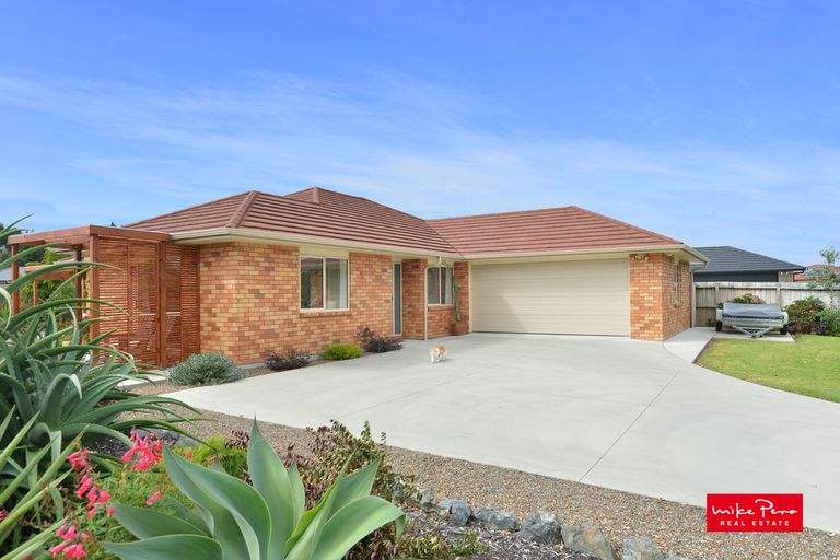 Photo of property in 14 Flax Street, Ruakaka, 0116