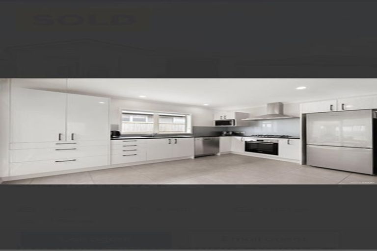 Photo of property in 30 Opouatu Avenue, Glenbrook, 2681