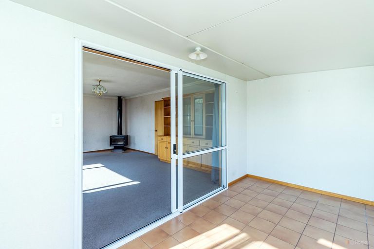 Photo of property in 19 Timaru Road, Waimate, 7924