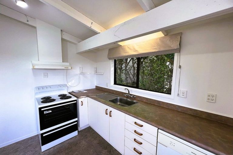 Photo of property in 1/537 Glenfield Road, Glenfield, Auckland, 0629