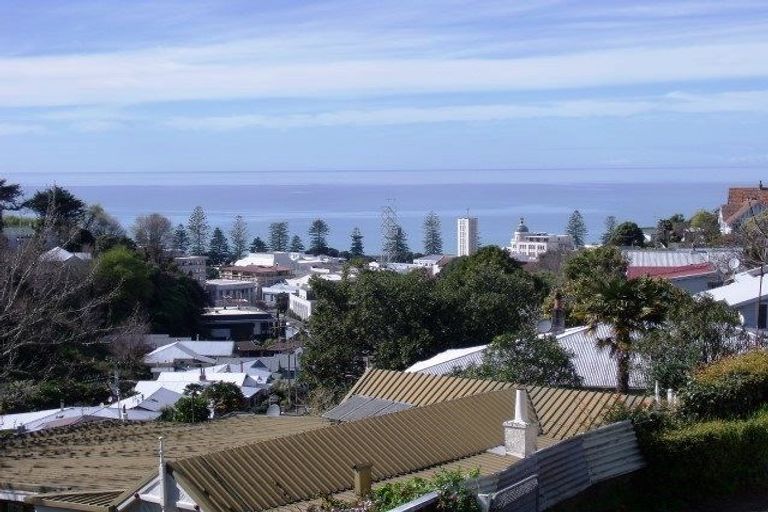 Photo of property in 16 Sealy Road, Bluff Hill, Napier, 4110
