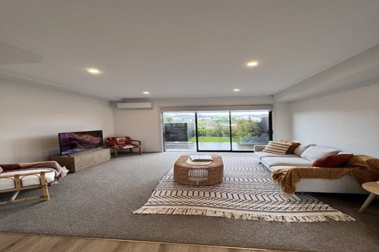 Photo of property in 3/46 Jane Maree Road, Kumeu, 0810