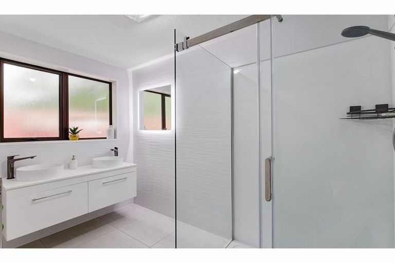 Photo of property in Carmichael Courts, 13/14 Wharenui Road, Upper Riccarton, Christchurch, 8041