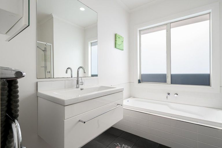 Photo of property in 21 Redhaven Place, Bethlehem, Tauranga, 3110