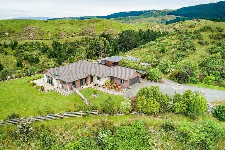 Photo of property in 71 County Heights Drive, Aokautere, Palmerston North, 4471