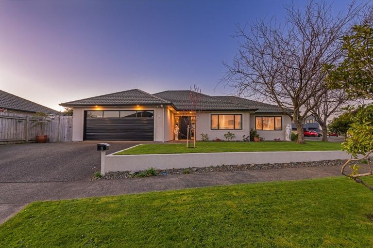 Photo of property in 3 Virginia Grove, Milson, Palmerston North, 4414