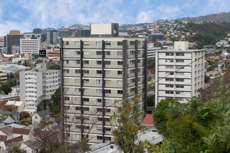 Photo of property in Mansfield Towers, 1 Grant Road, Thorndon, Wellington, 6011