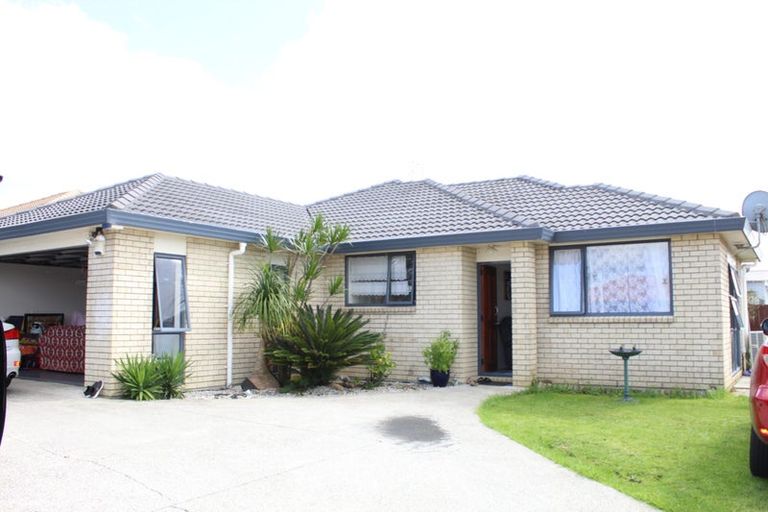 Photo of property in 12 George Arthur Place, Pukekohe, 2120
