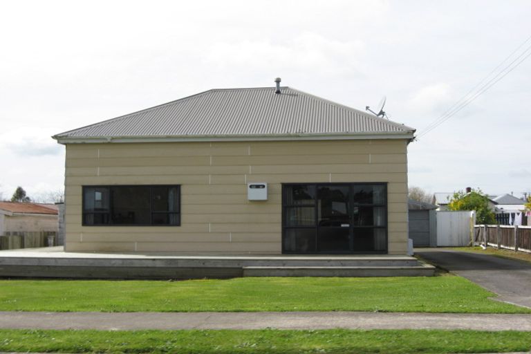 Photo of property in 11 Maire Street, Inglewood, 4330