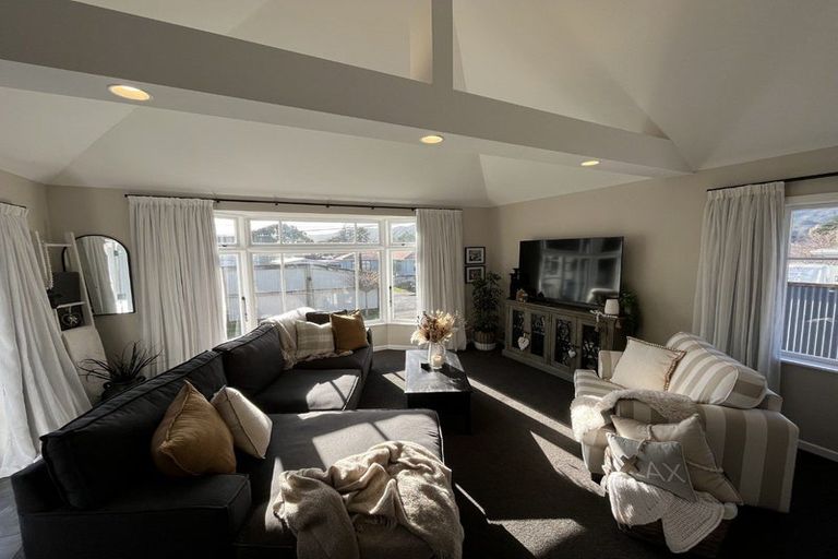 Photo of property in 101 Fraser Street, Wainuiomata, Lower Hutt, 5014