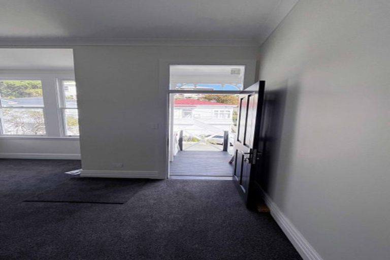 Photo of property in 7 Rixon Grove, Mount Victoria, Wellington, 6011