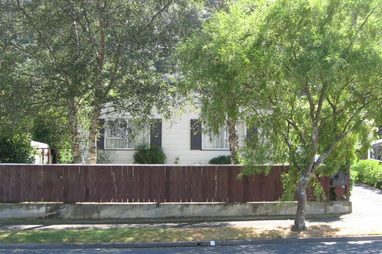 Photo of property in 35 Hartford Crescent, Totara Park, Upper Hutt, 5018