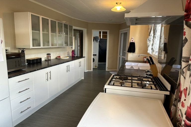 Photo of property in 21 Castle Street, Eltham, 4322