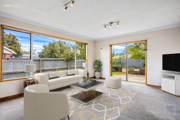 Photo of property in 2/11 Momorangi Crescent, Redwood, Christchurch, 8051