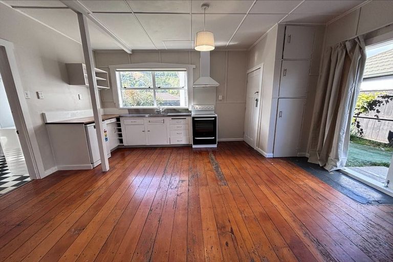 Photo of property in 43 Tasman Street, The Wood, Nelson, 7010