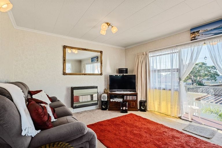 Photo of property in 1/6 Princess Street, Waitara, 4320