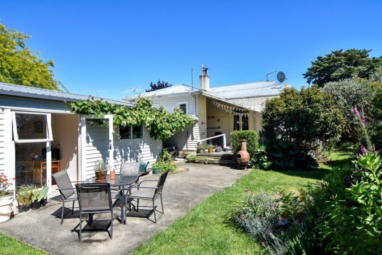 Photo of property in 10 Armstrong Avenue, Carterton, 5713