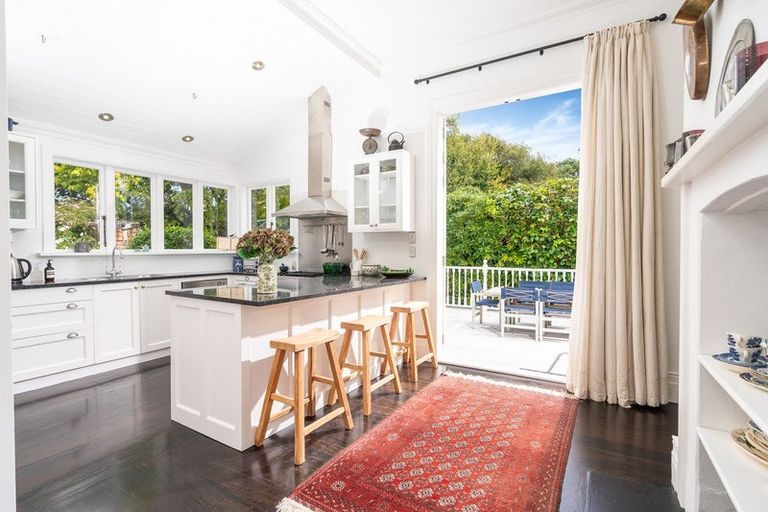 Photo of property in 165 Karori Road, Karori, Wellington, 6012