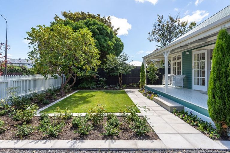 Photo of property in 18 Celia Street, Redcliffs, Christchurch, 8081