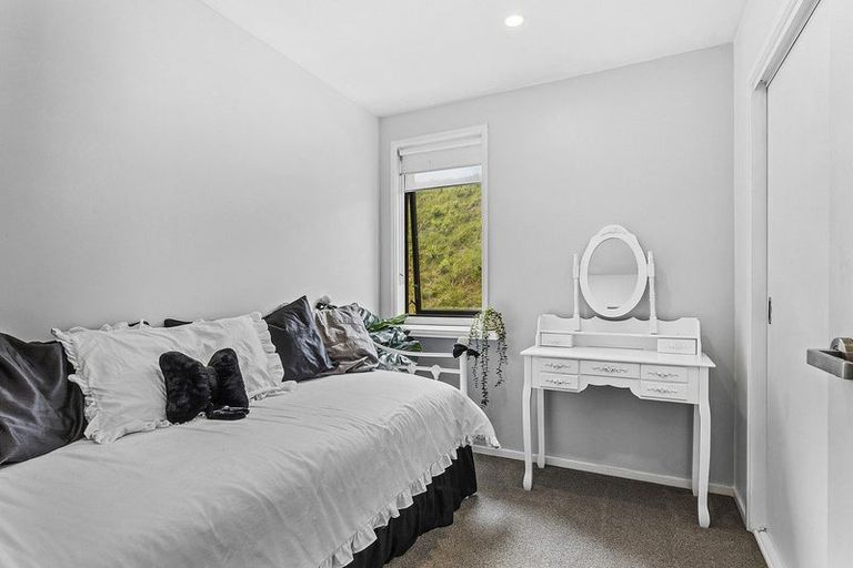 Photo of property in 43 Holystone Road, Whitby, Porirua, 5024