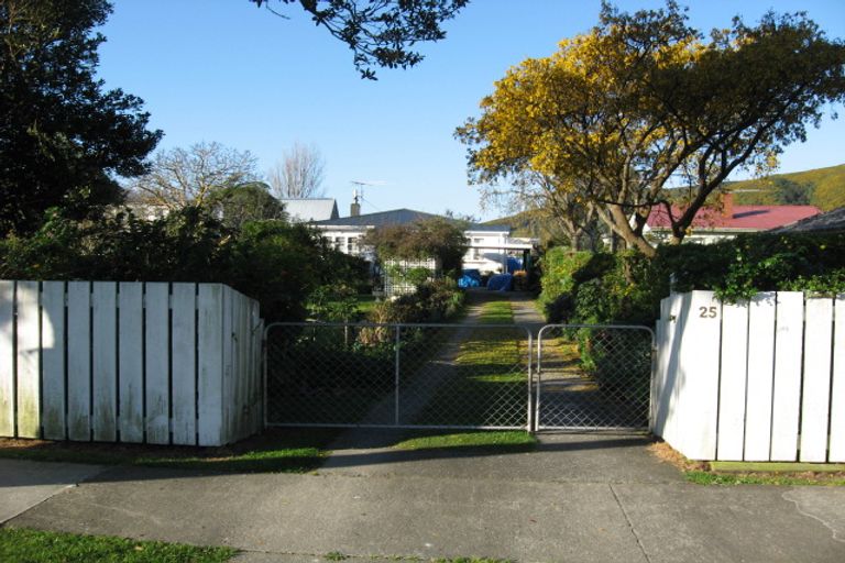 Photo of property in 25 Malone Road, Waterloo, Lower Hutt, 5011