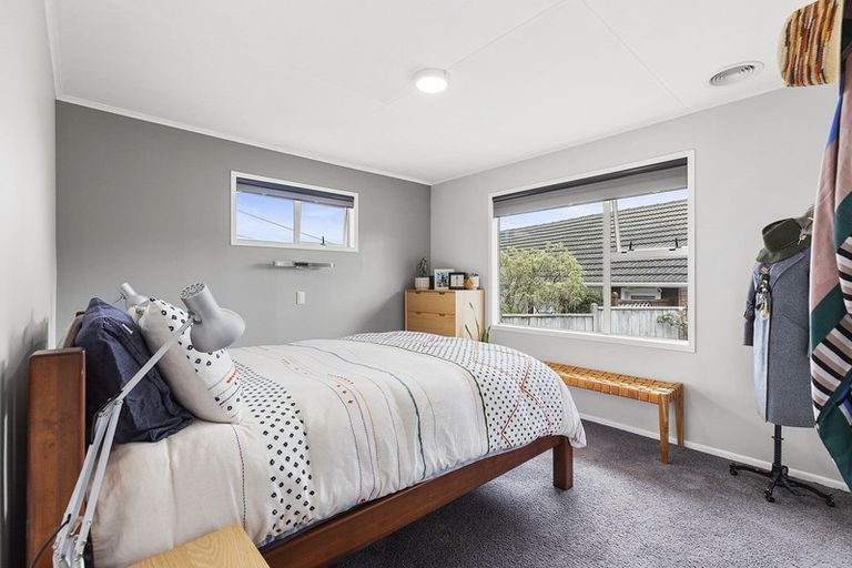 Photo of property in 18 Baffin Grove, Kingston, Wellington, 6021